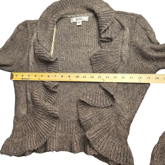 Decree Ruffle Cardigan - Picture 7 of 10